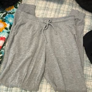 Alo yoga sweatpants gray size extra small